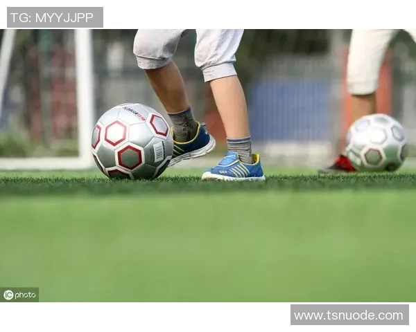 高足弓足球的魅力与技巧探秘助你提升球技与比赛表现